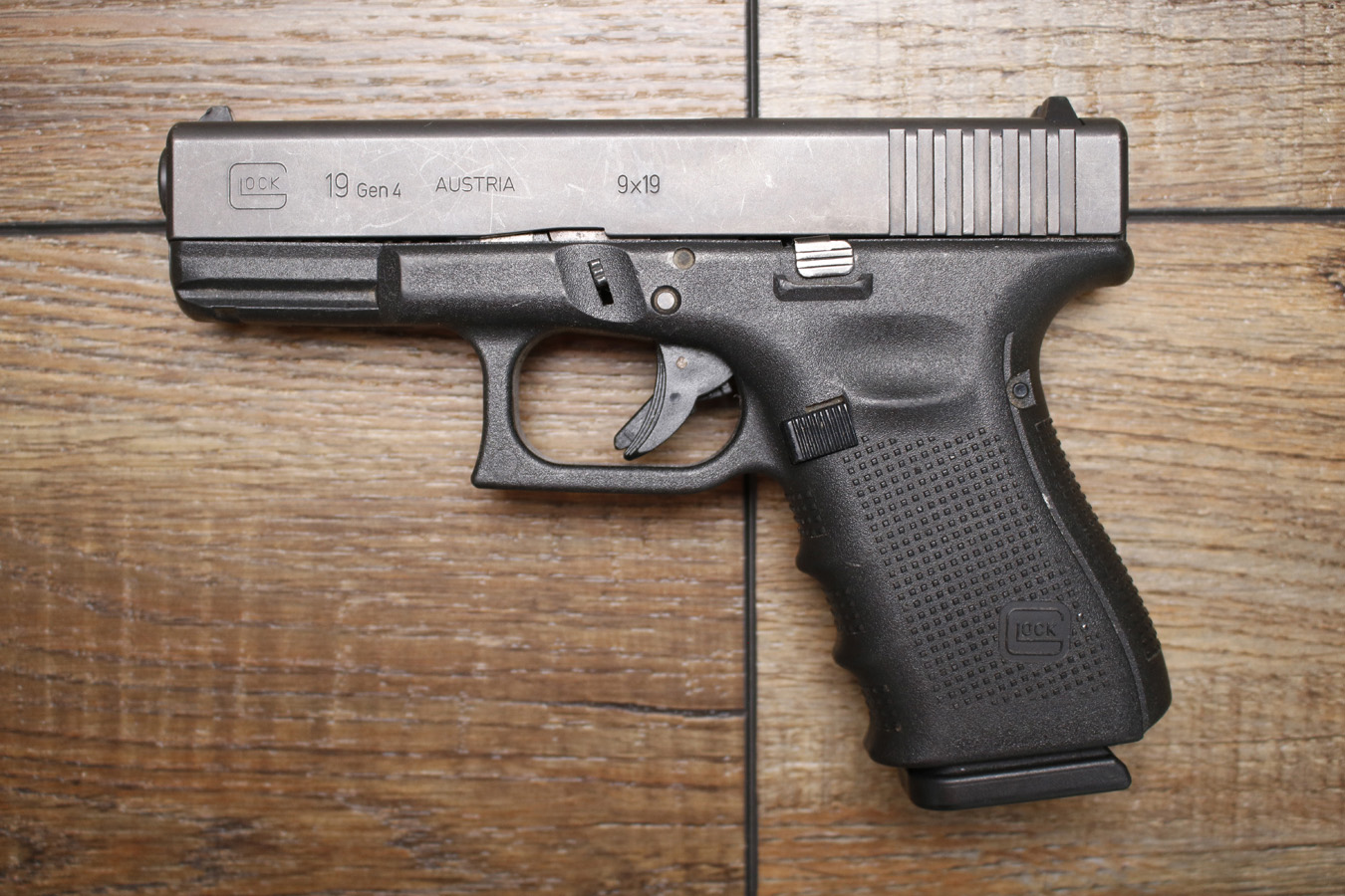 GLOCK 19 Gen4 9mm Police Trade-in Pistol